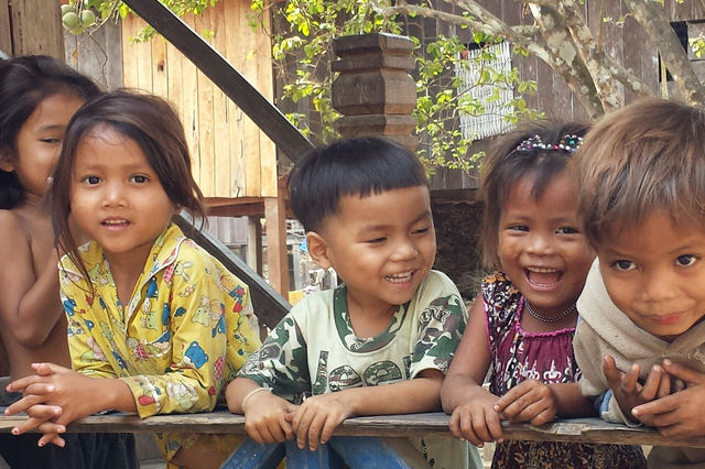 Enfants cambodgiens.